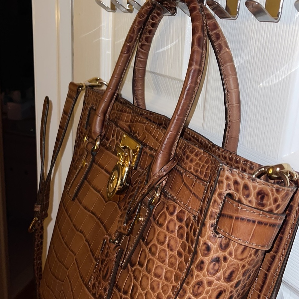 Michael Kors Leather Purse🤎 - Picture 3 of 14